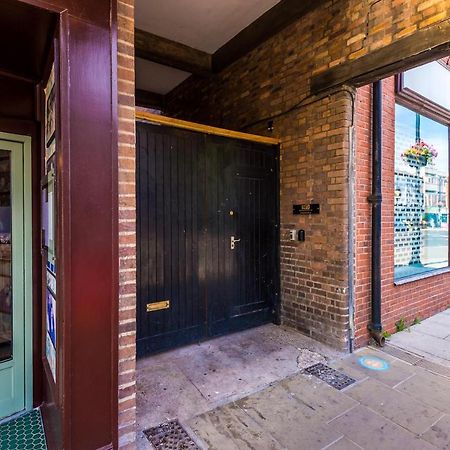 Bright 1-Bed Apartment In Chester By 53 Degrees Property, Ideal For Professionals & Couples, Great Location - Sleeps 4 Extérieur photo