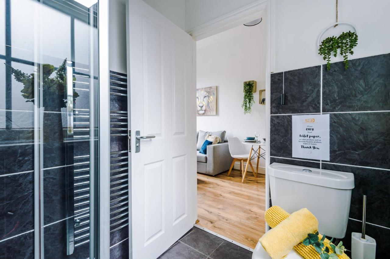 Bright 1-Bed Apartment In Chester By 53 Degrees Property, Ideal For Professionals & Couples, Great Location - Sleeps 4 Extérieur photo