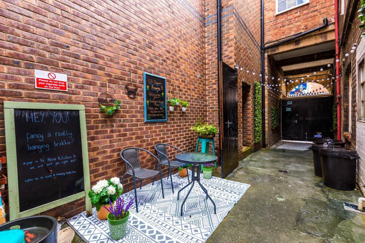 Bright 1-Bed Apartment In Chester By 53 Degrees Property, Ideal For Professionals & Couples, Great Location - Sleeps 4 Extérieur photo